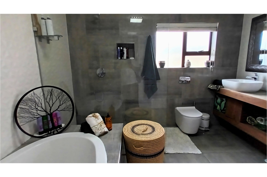 5 Bedroom Property for Sale in Blue Bend Eastern Cape
